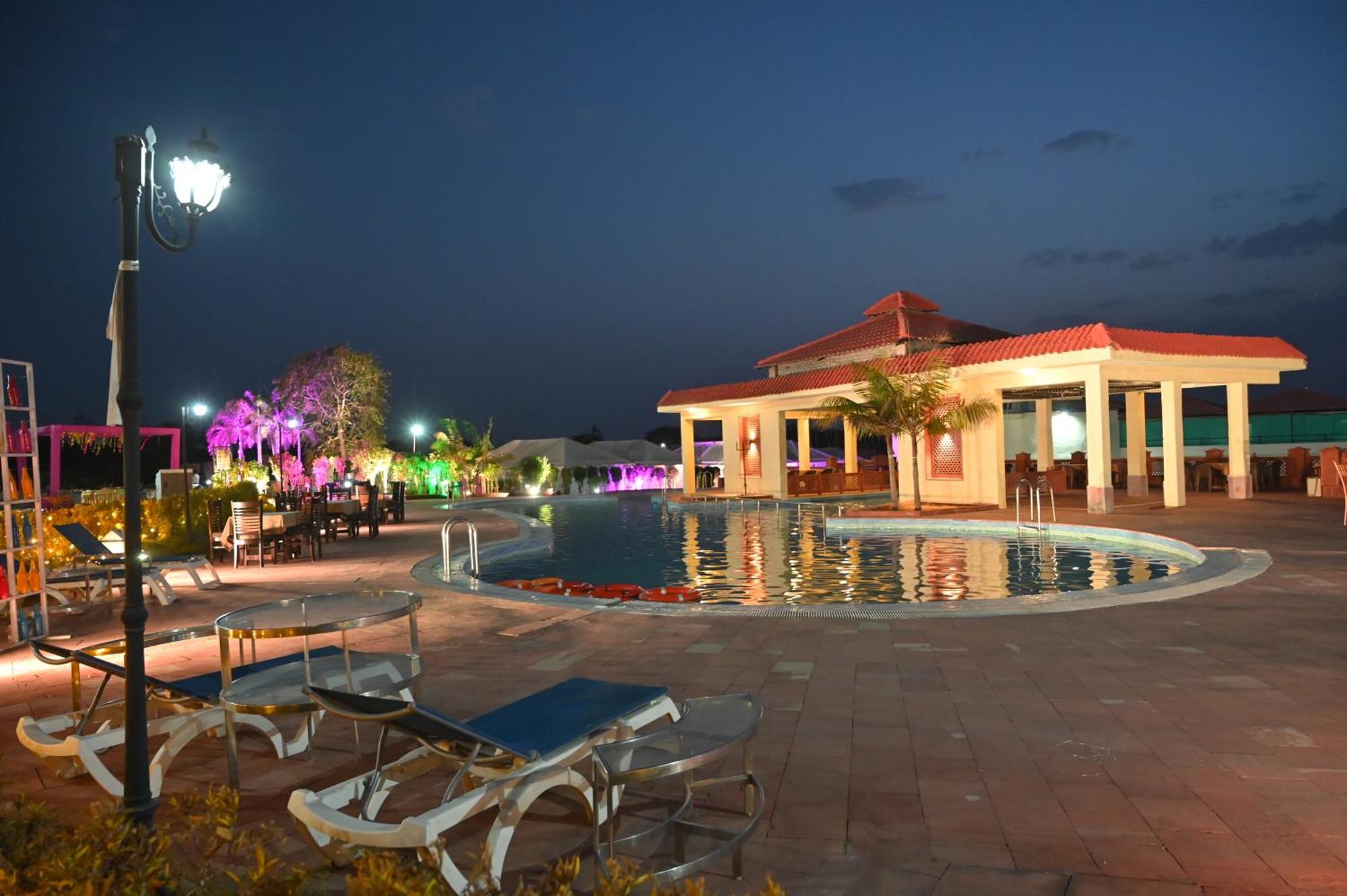 Orchha Club And Resort - Ocr エクステリア 写真