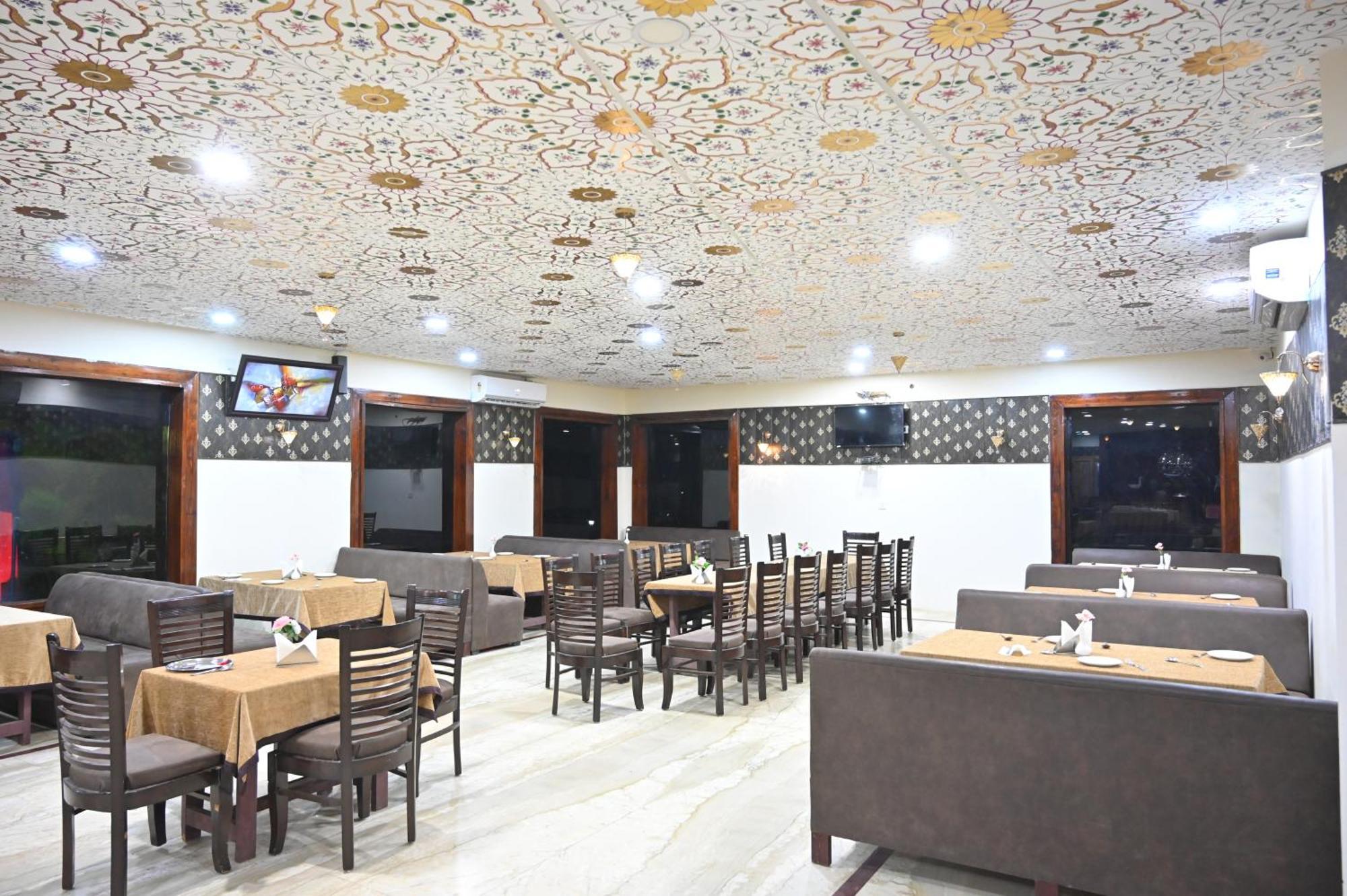 Orchha Club And Resort - Ocr エクステリア 写真