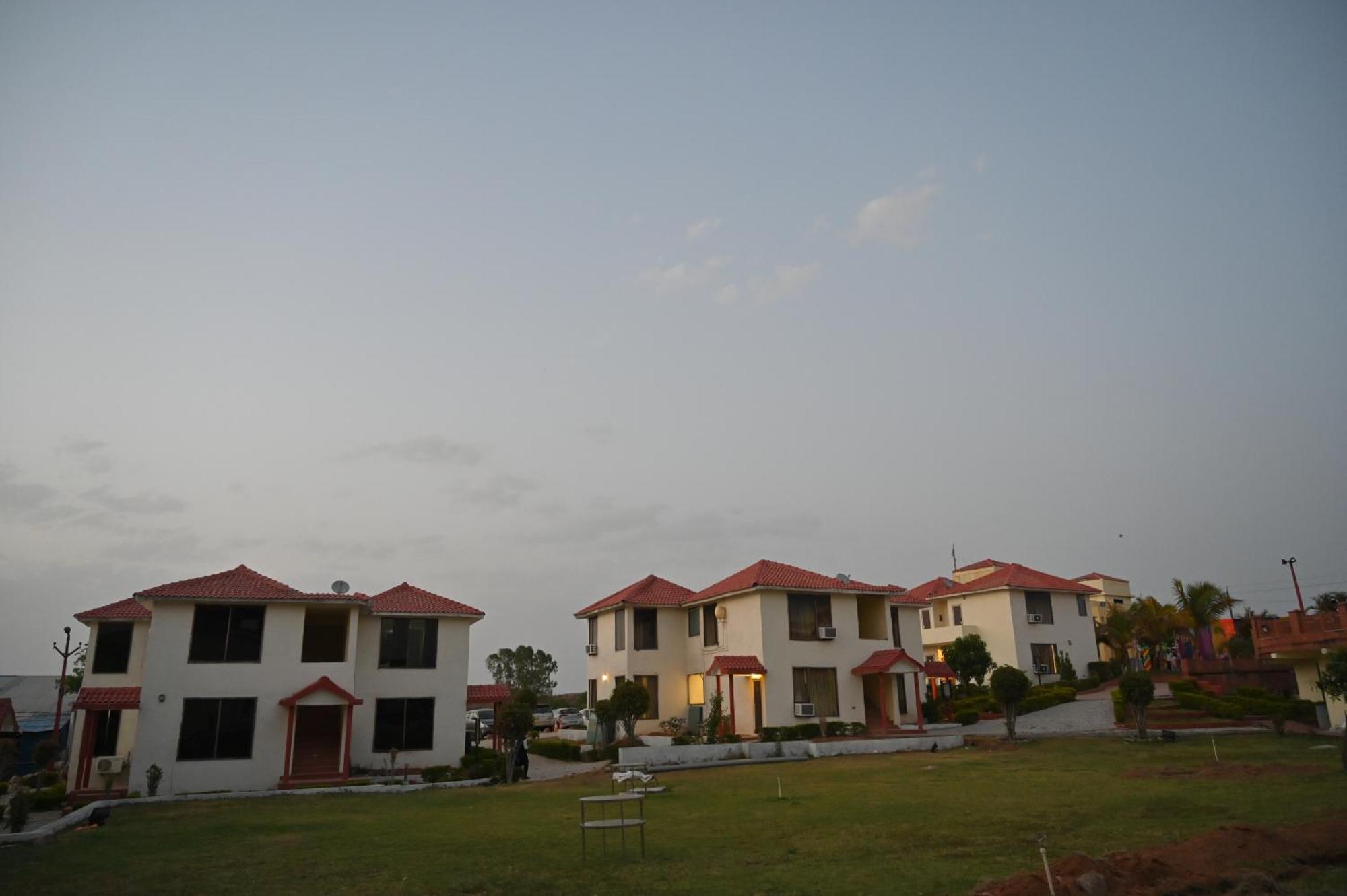 Orchha Club And Resort - Ocr エクステリア 写真